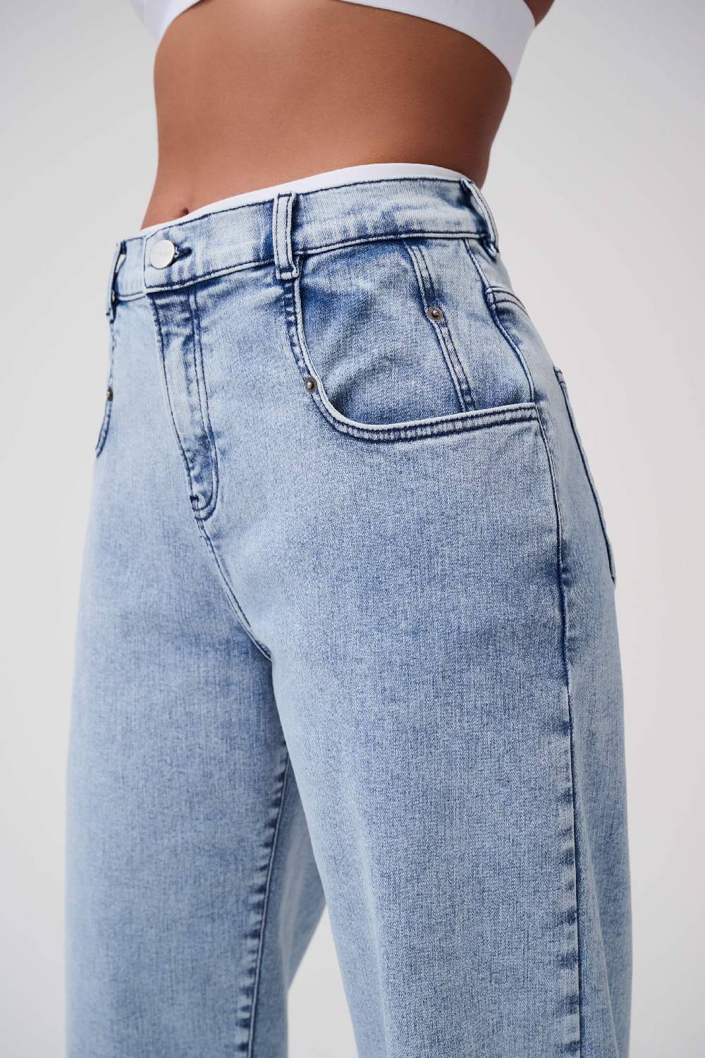 Item M6 Relaxed Denim High Rise Pants Vatertagsangebot