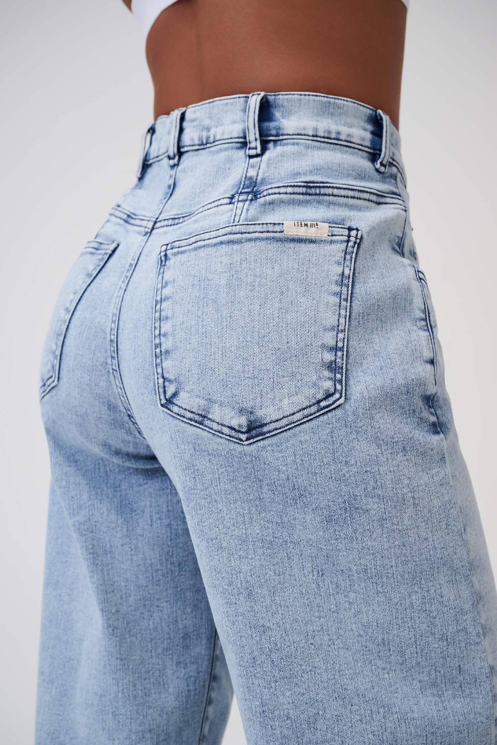 Item M6 Relaxed Denim High Rise Pants Vatertagsangebot