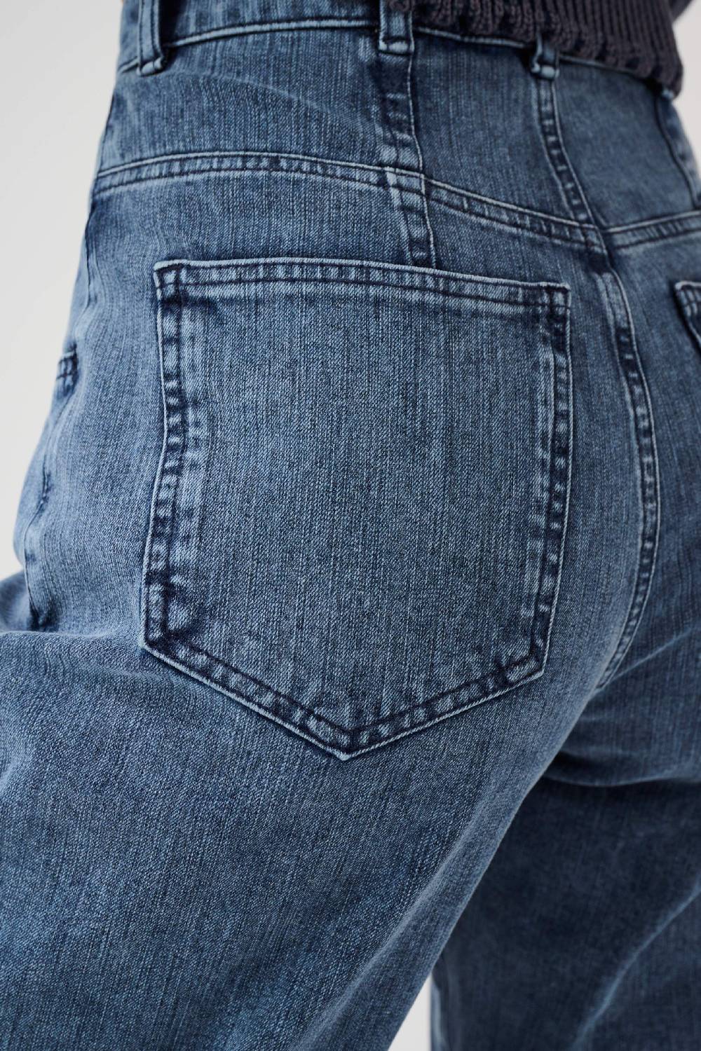 Item M6 Relaxed Denim High Rise Pants Neueste Mode