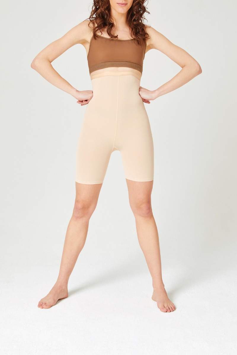 Item M6 Beauty High Rise Shorts VIP-Rabatte