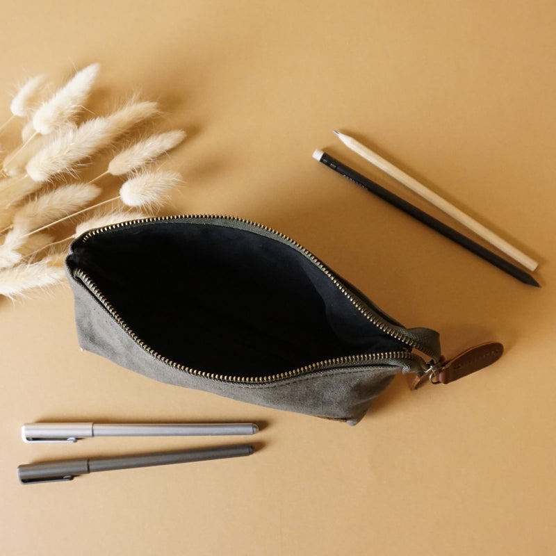 Leconi Stiftemappe Federtasche Stifteetui Federmappe Damen Herren Canvas Leder grün LE9026 Begrenzte Freigabe