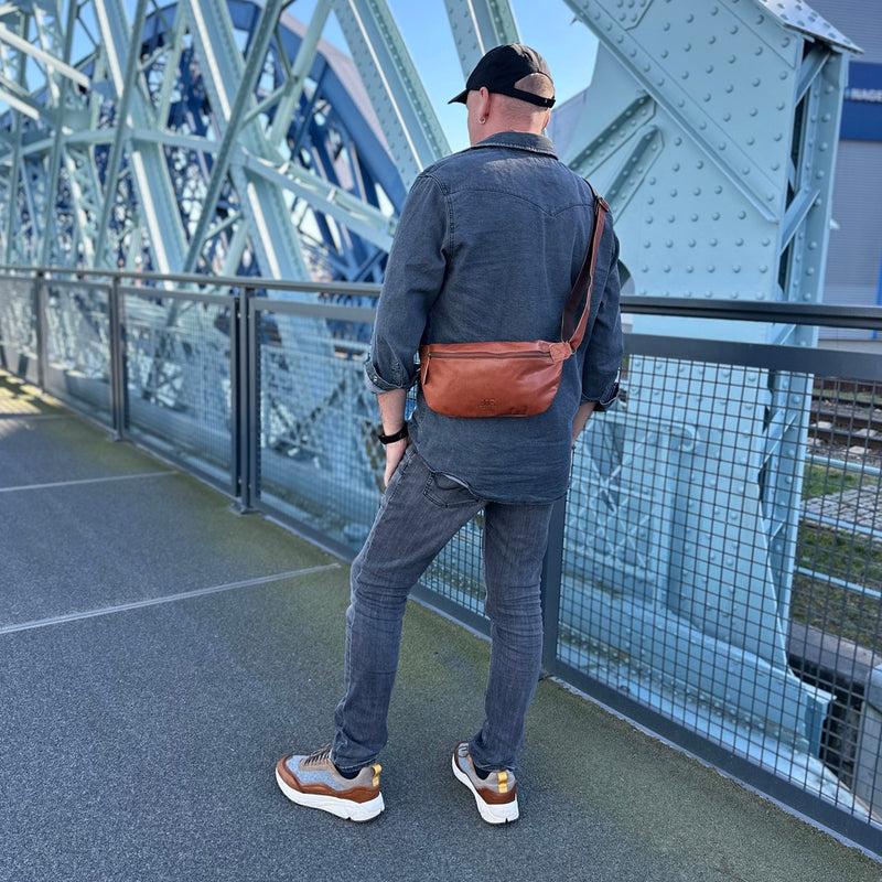 Leconi große Bauchtasche Umhängetasche Crossbody Ledertasche Leder cognac LE3087 Limitierter Zeitrabatt
