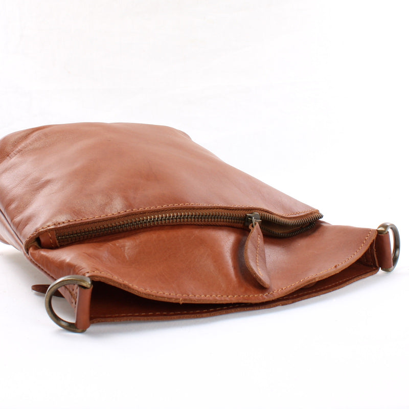 Leconi kleine Umhängetasche Schultertasche Freizeittasche Leder cognac LE3049 Günstig kaufen