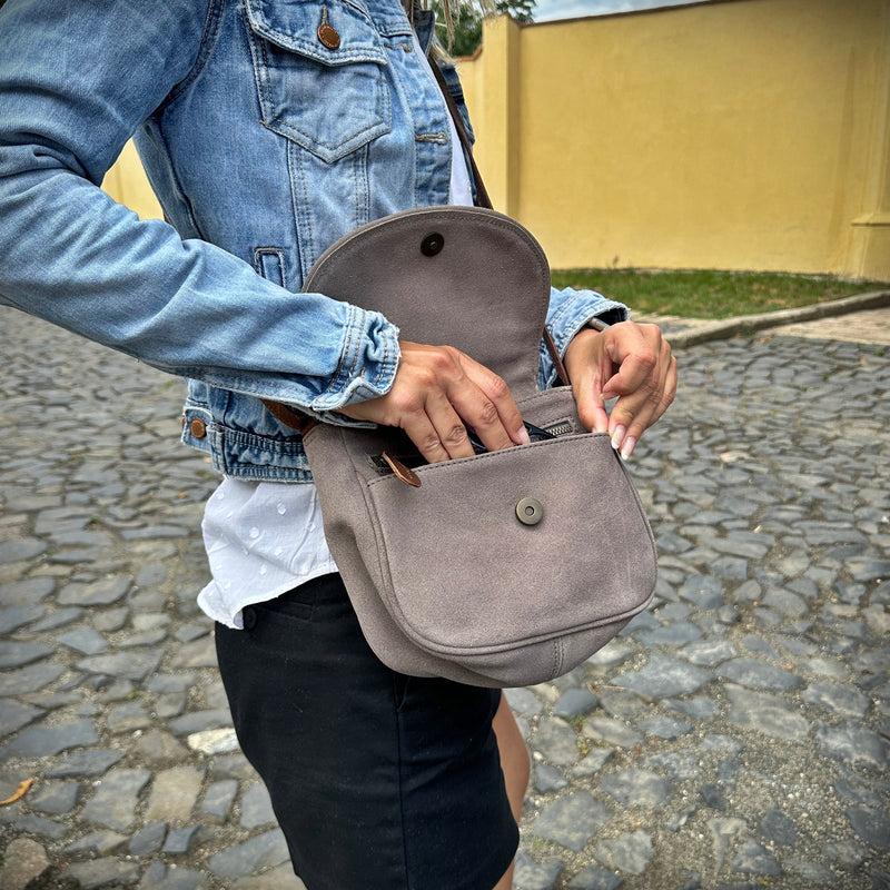 Leconi kleine Umhängetasche Ledertasche Damentasche Schultertasche Veloursleder grau LE3047 Zeitbegrenzte Promotion