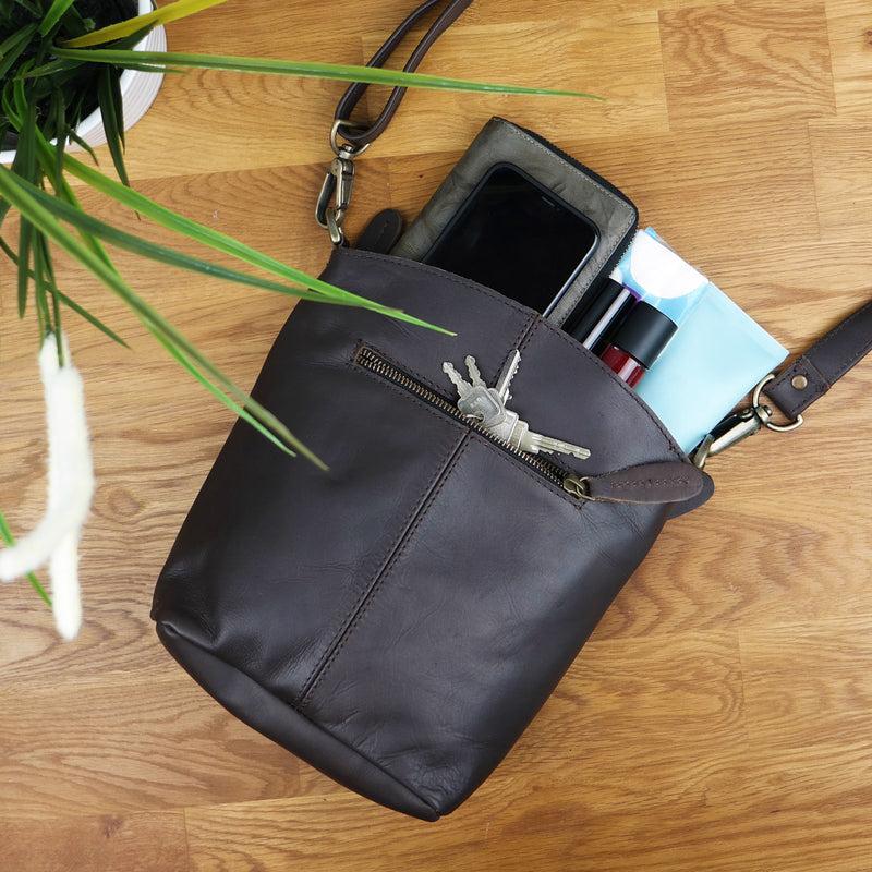 Leconi kleine Umhängetasche Schultertasche Freizeittasche Leder dunkelbraun LE3049 Tägliche Deals