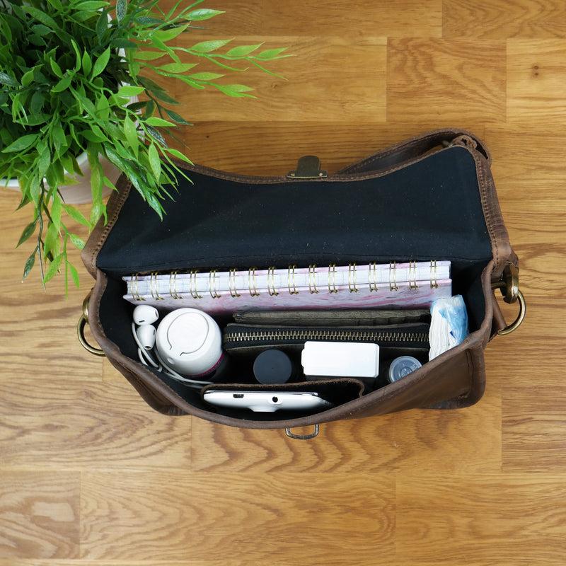 Leconi kleine Schultertasche Umhängetasche Leder Leder schlamm LE3041 Vierteljährliche Förderung