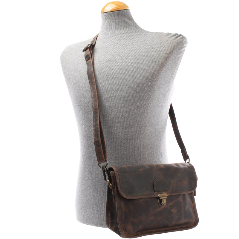 Leconi kleine Schultertasche Umhängetasche Leder Leder schlamm LE3041 Vierteljährliche Förderung