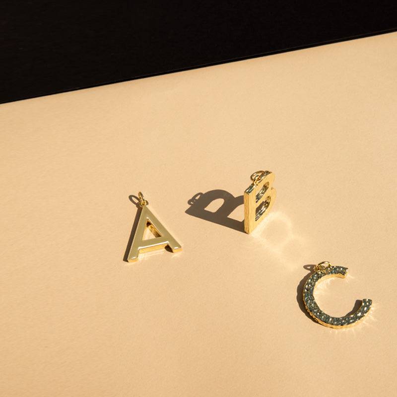 Maison Héroïne BUCHSTABEN ANHÄNGER Top Angebot