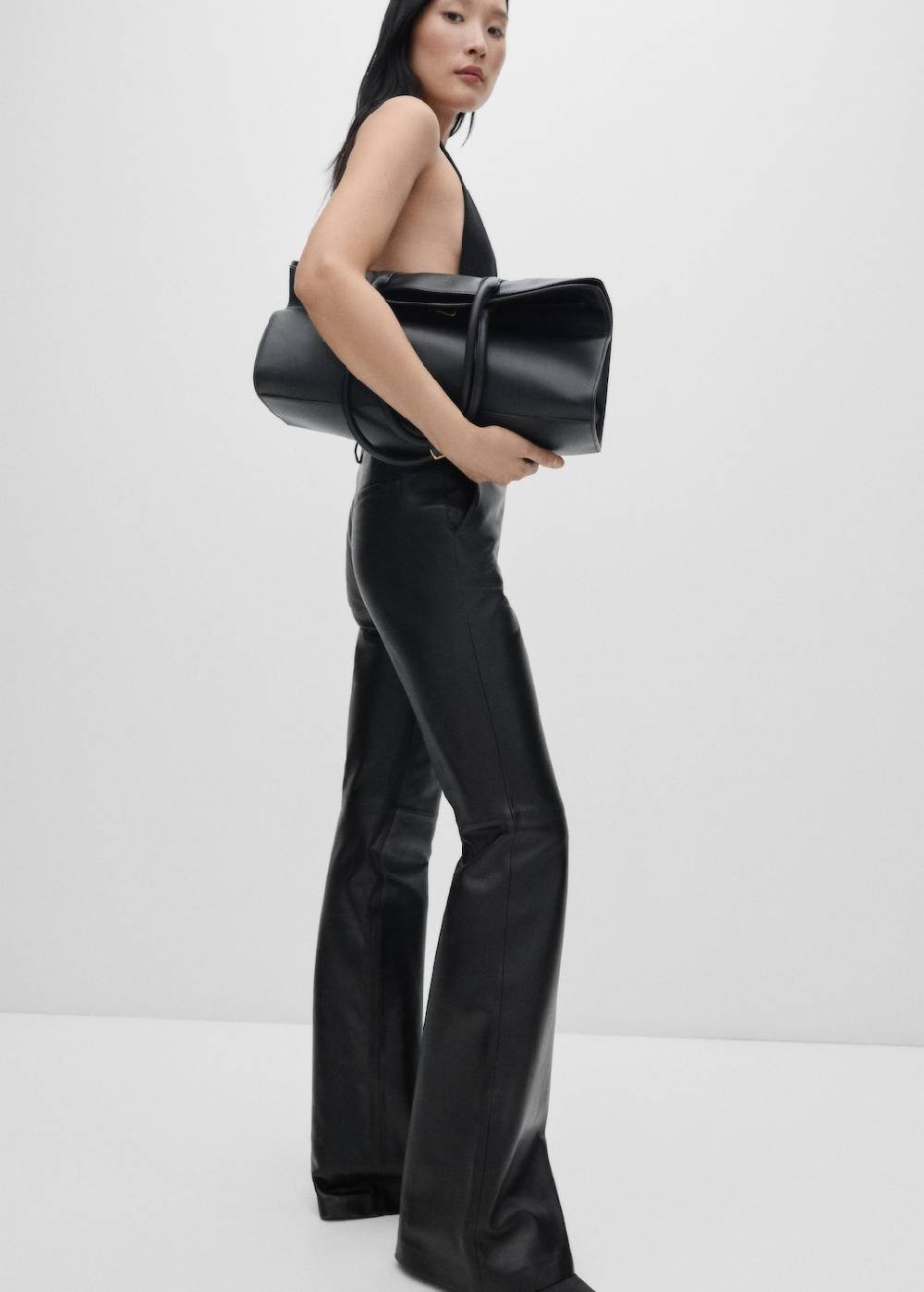 Mango Flared Hose aus Leder Letzte 3 Tage