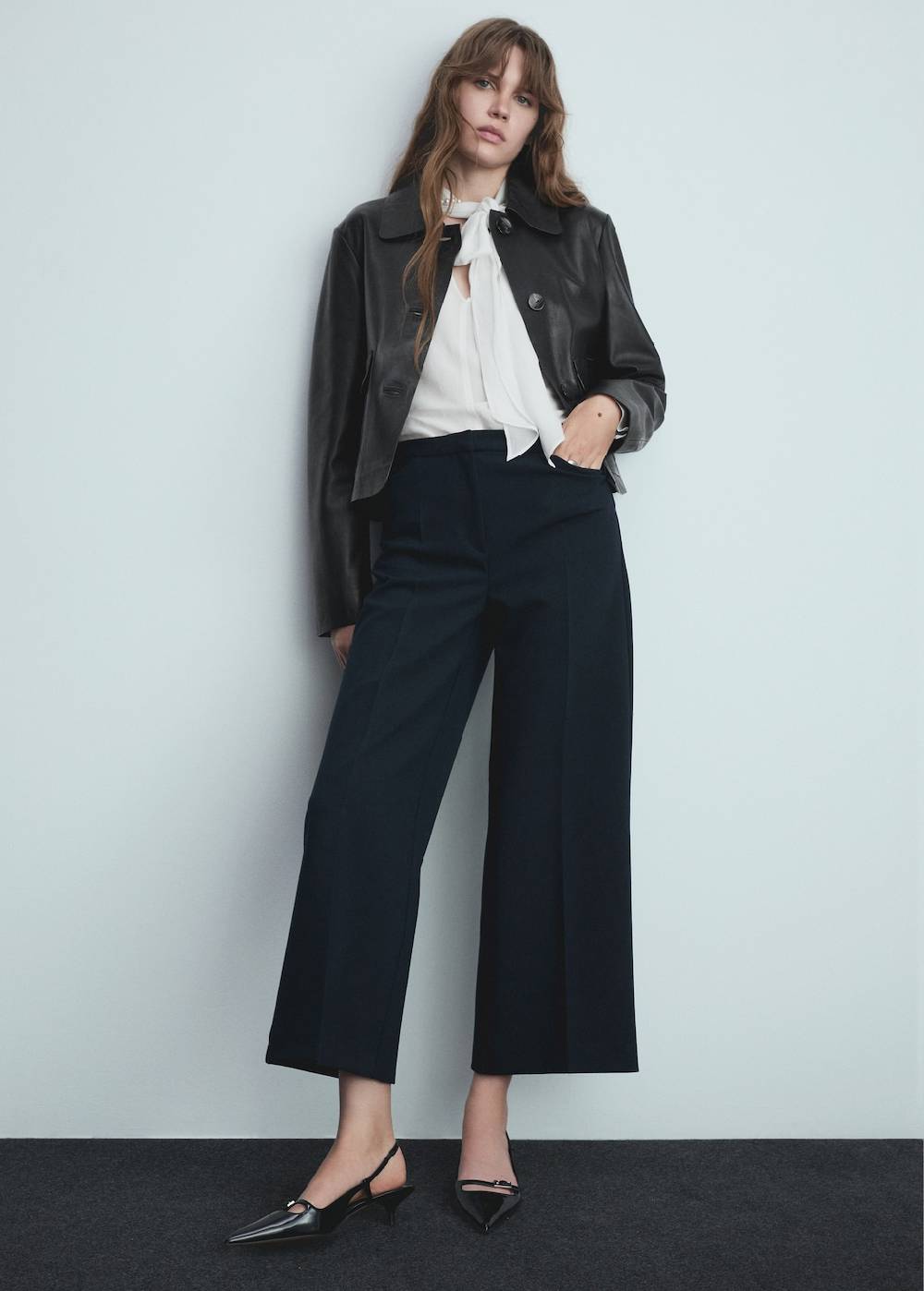 Mango Wideleg-Bundfaltenhose Kostenloser Versand international