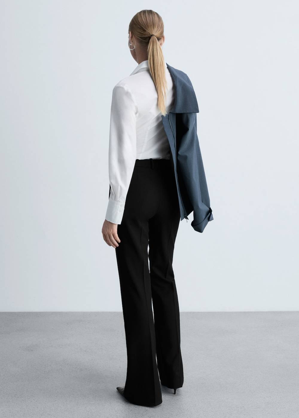 Mango Ausgestellte Hose mit Taschen Black Friday Preise