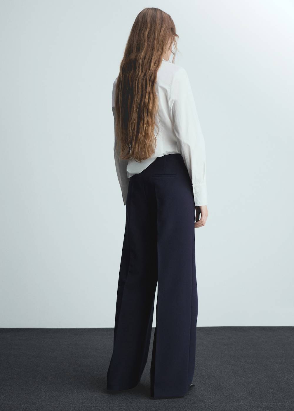 Mango Wideleg-Bundfaltenhose Räumungsverkauf