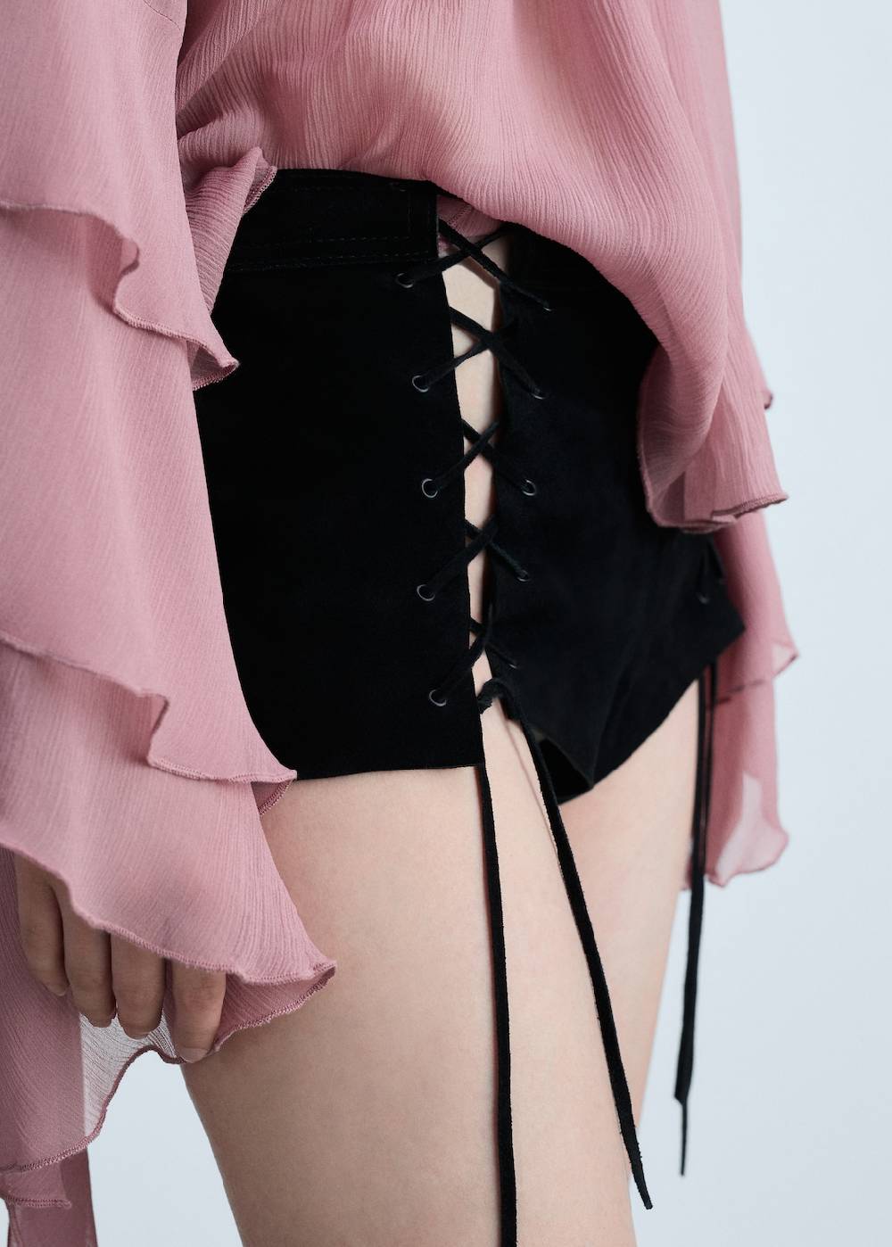 Mango Shorts mit Schlitz und Schleifen Cyber Monday