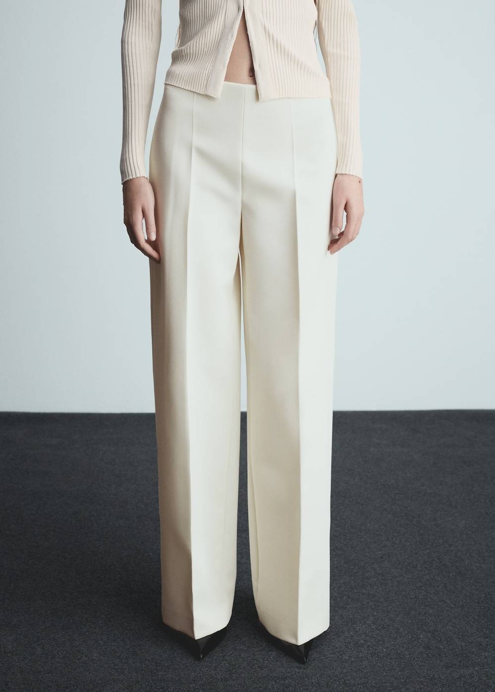 Mango Wideleg-Bundfaltenhose Valentinstagsangebot