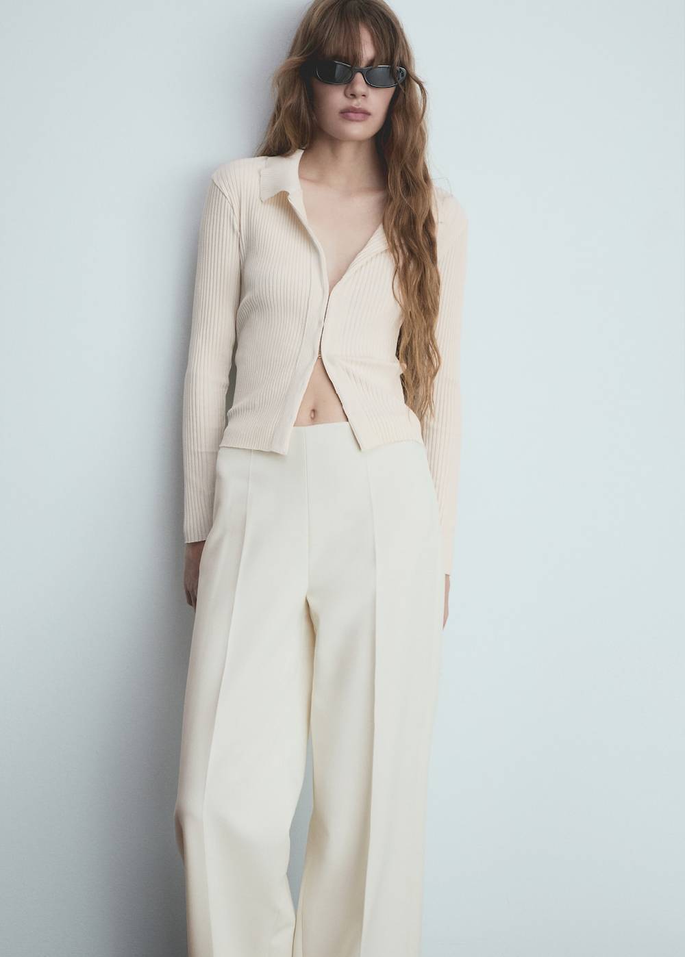 Mango Wideleg-Bundfaltenhose Valentinstagsangebot