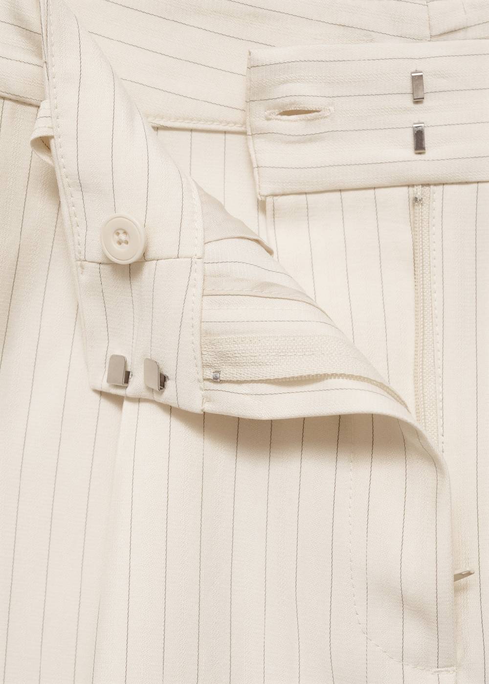 Mango Gerade Bermudashorts mit Streifenmuster Bestseller