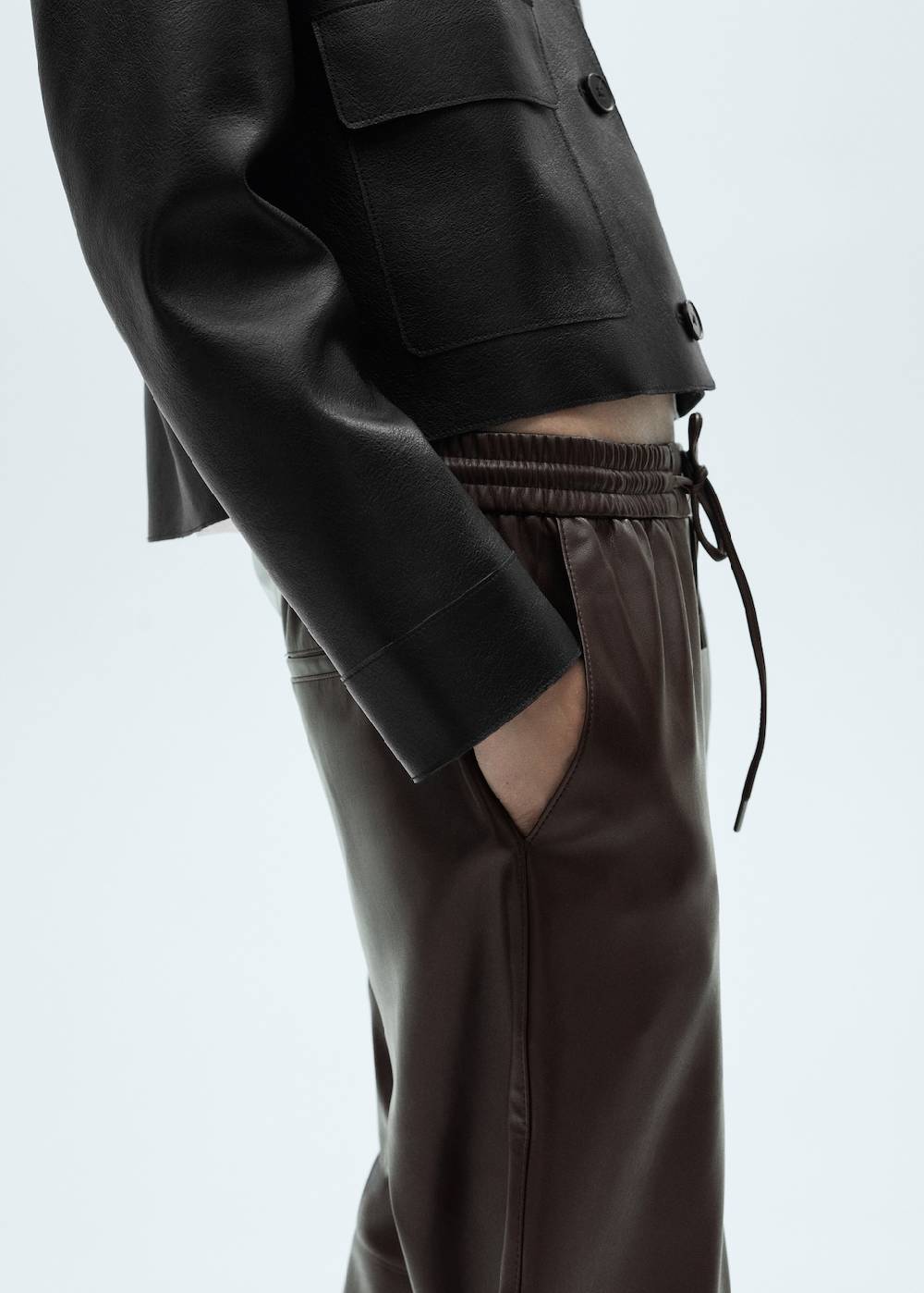 Mango Hose mit Stretchbund und Leder-Effekt Saisonale Angebote