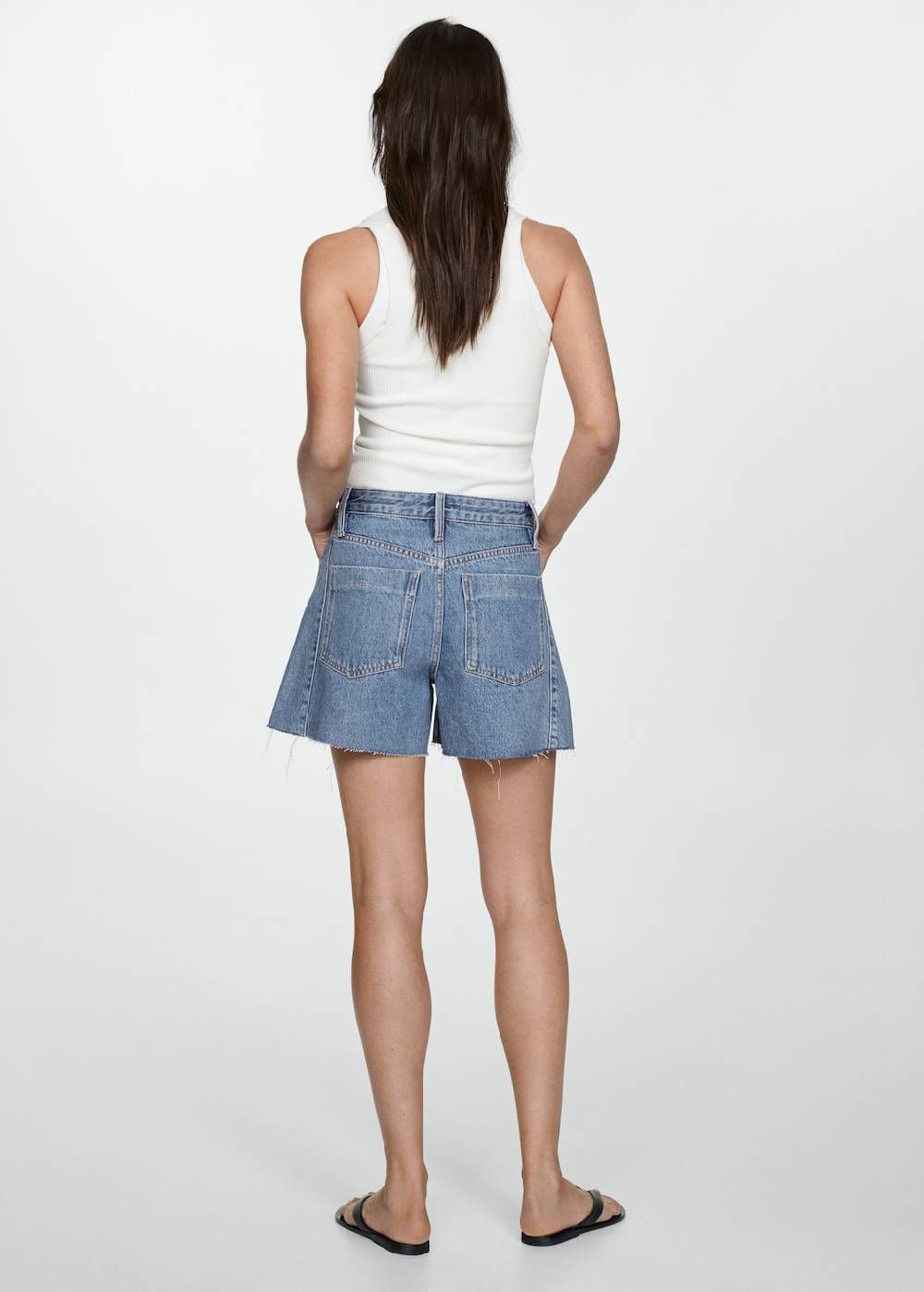 Mango Jeansshorts mit ausgefranstem Saum Nur noch ein Tag übrig