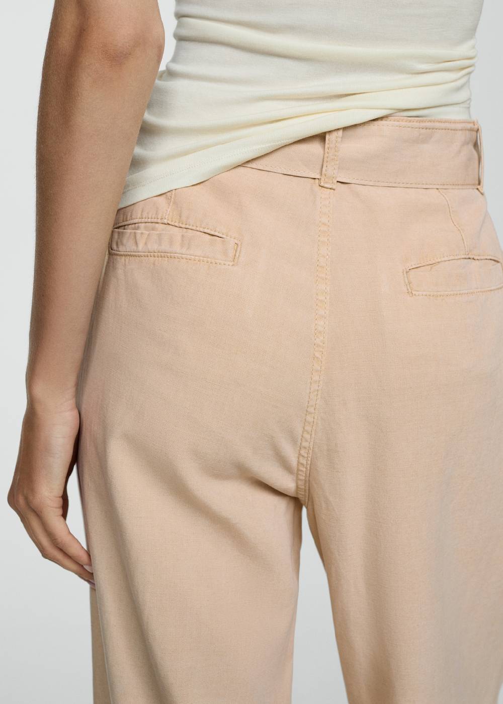 Mango Fließende Hose mit Gürtel Versandkostenfrei