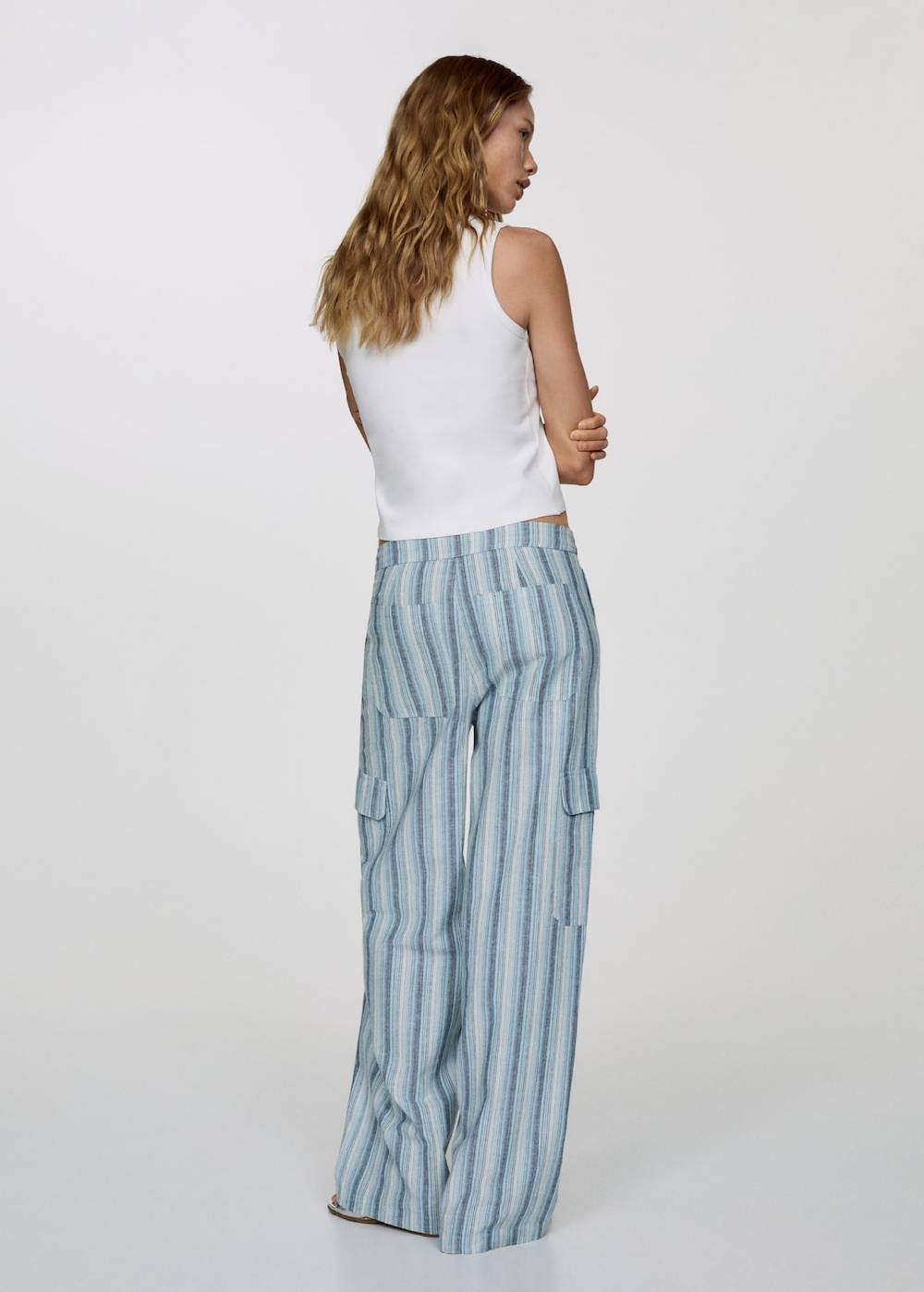 Mango Gestreifte Hose mit Cargotaschen Exklusivangebot