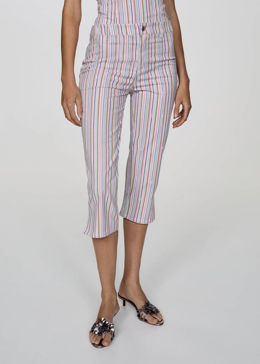 Mango Gestreifte Capri-Jeans Saisonschlussverkauf
