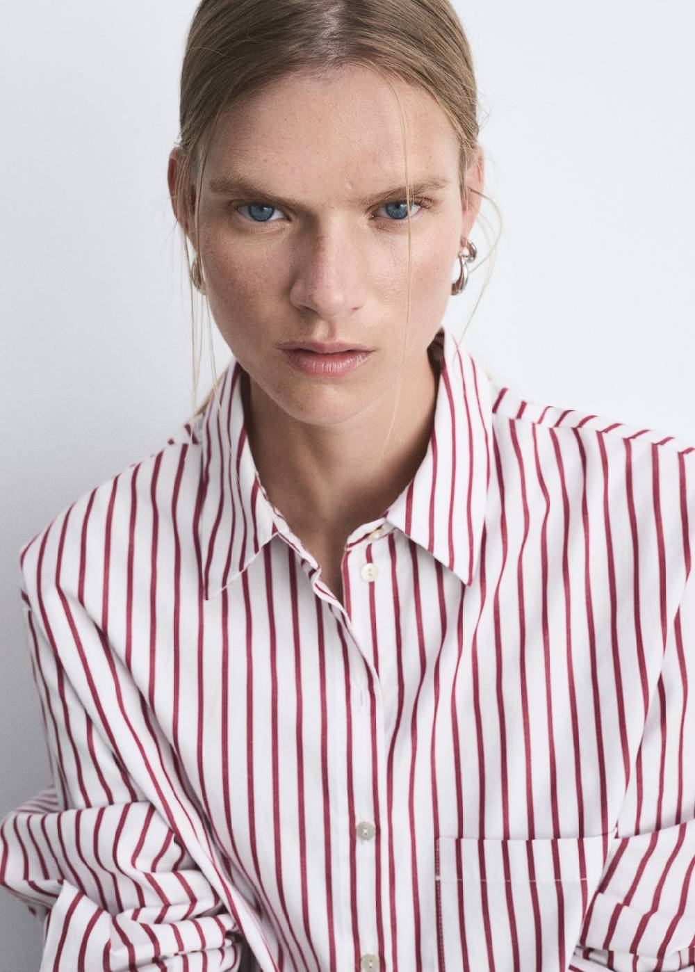 Mango Gestreiftes Hemd in Cropped-Länge Sonderangebot der Fabrik
