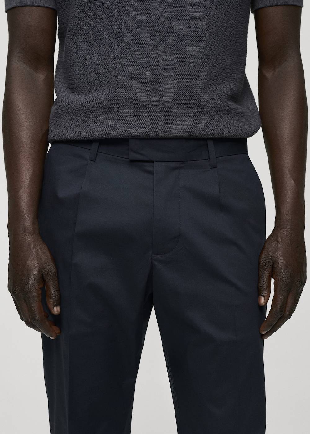 Mango Slim Fit-Bundfaltenhose aus Baumwolle Bestseller