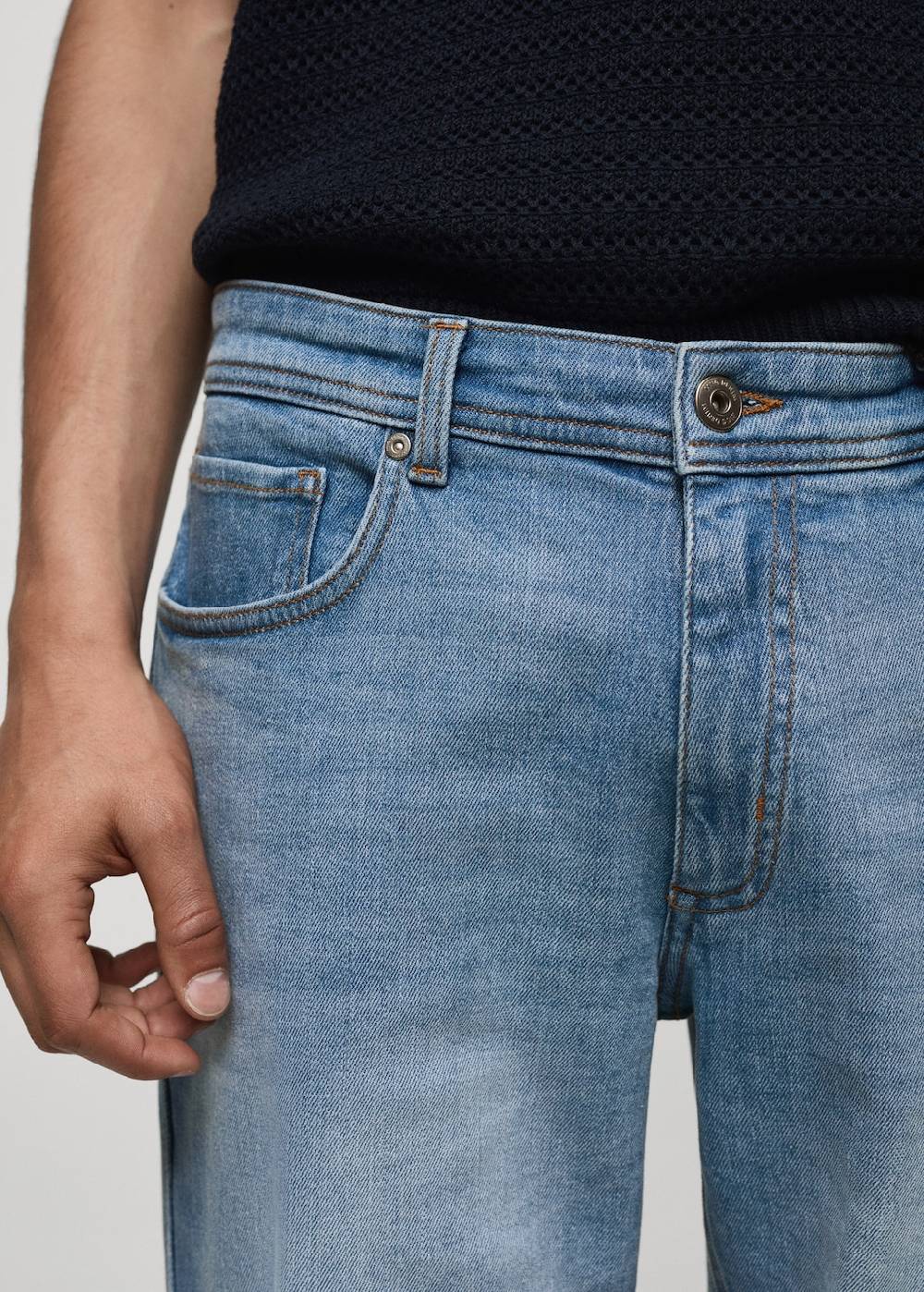 Mango Slim Fit-Jeans-Bermudashorts Kauf eins, bekomm eins gratis