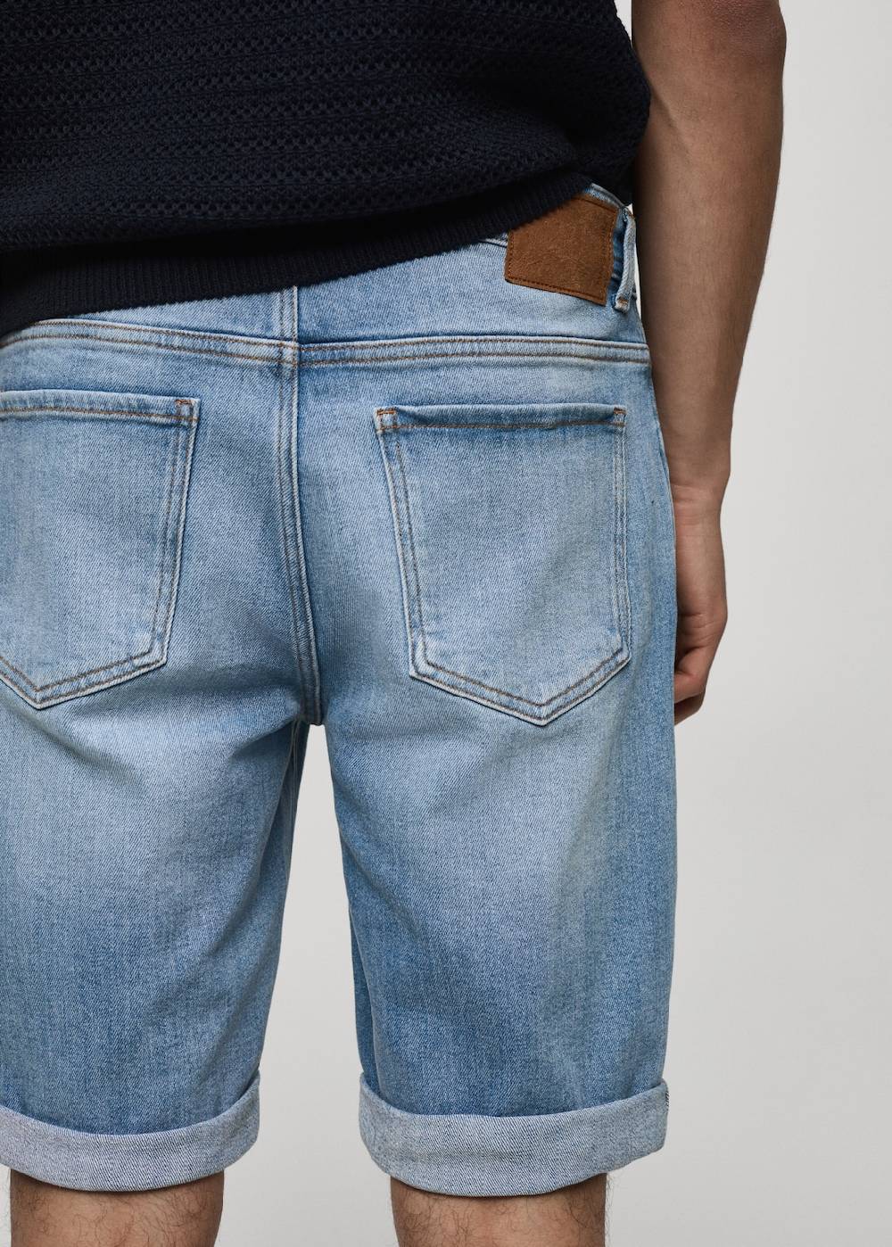 Mango Slim Fit-Jeans-Bermudashorts Kauf eins, bekomm eins gratis