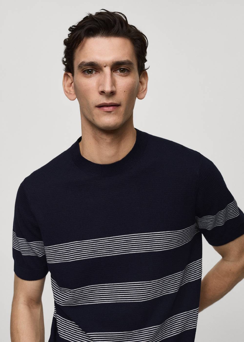 Mango Gestreiftes Strick-T-Shirt aus Baumwolle mit Modal Nur für heute