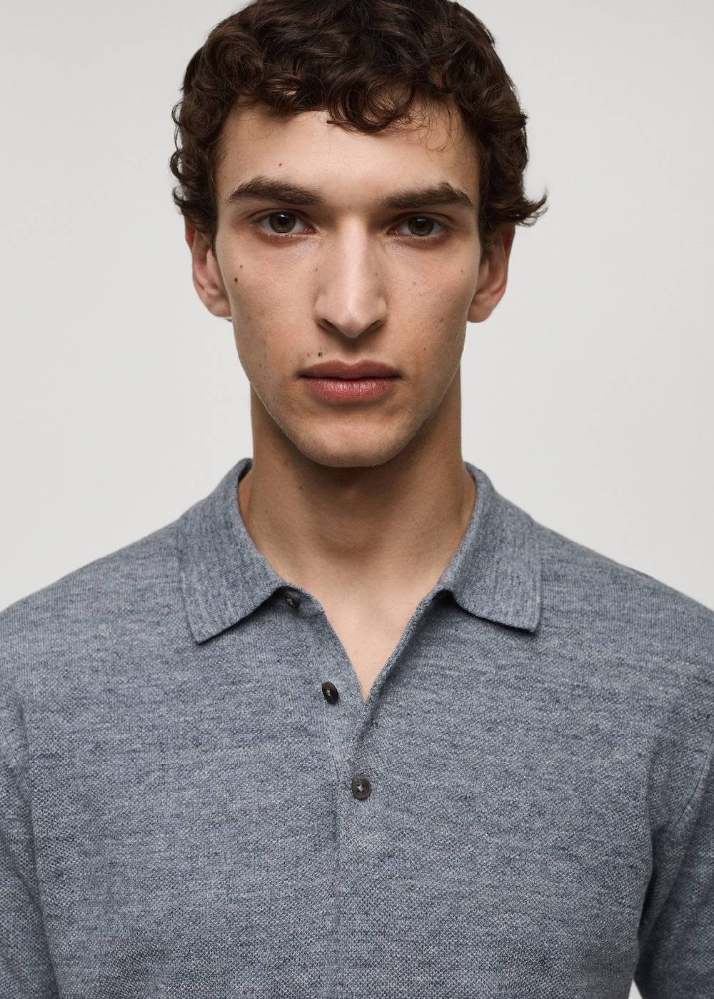 Mango Kurzärmliges Strick-Poloshirt im Angebot