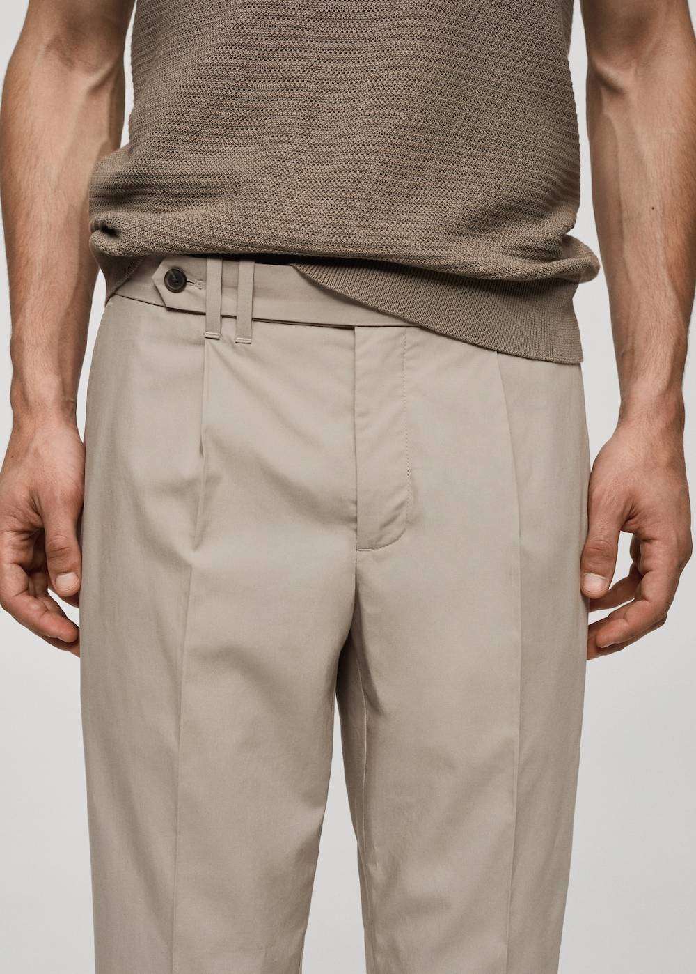 Mango Slim-Fit-Bundfaltenhose aus Lyocell Vatertagsangebot