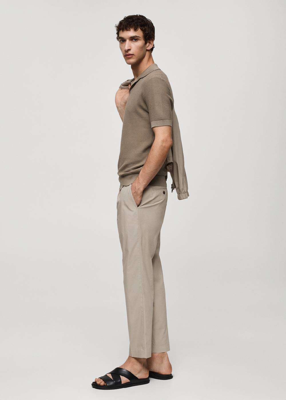 Mango Slim-Fit-Bundfaltenhose aus Lyocell Vatertagsangebot
