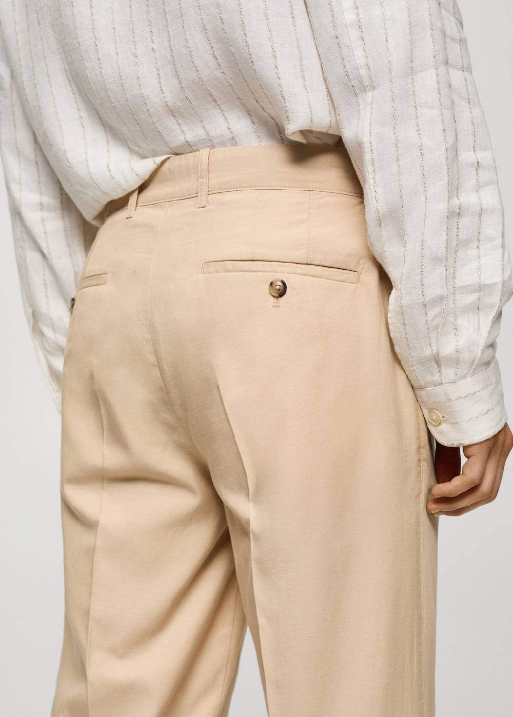 Mango Bundfaltenhose aus Lyocell mit Baumwolle Räumungsverkauf