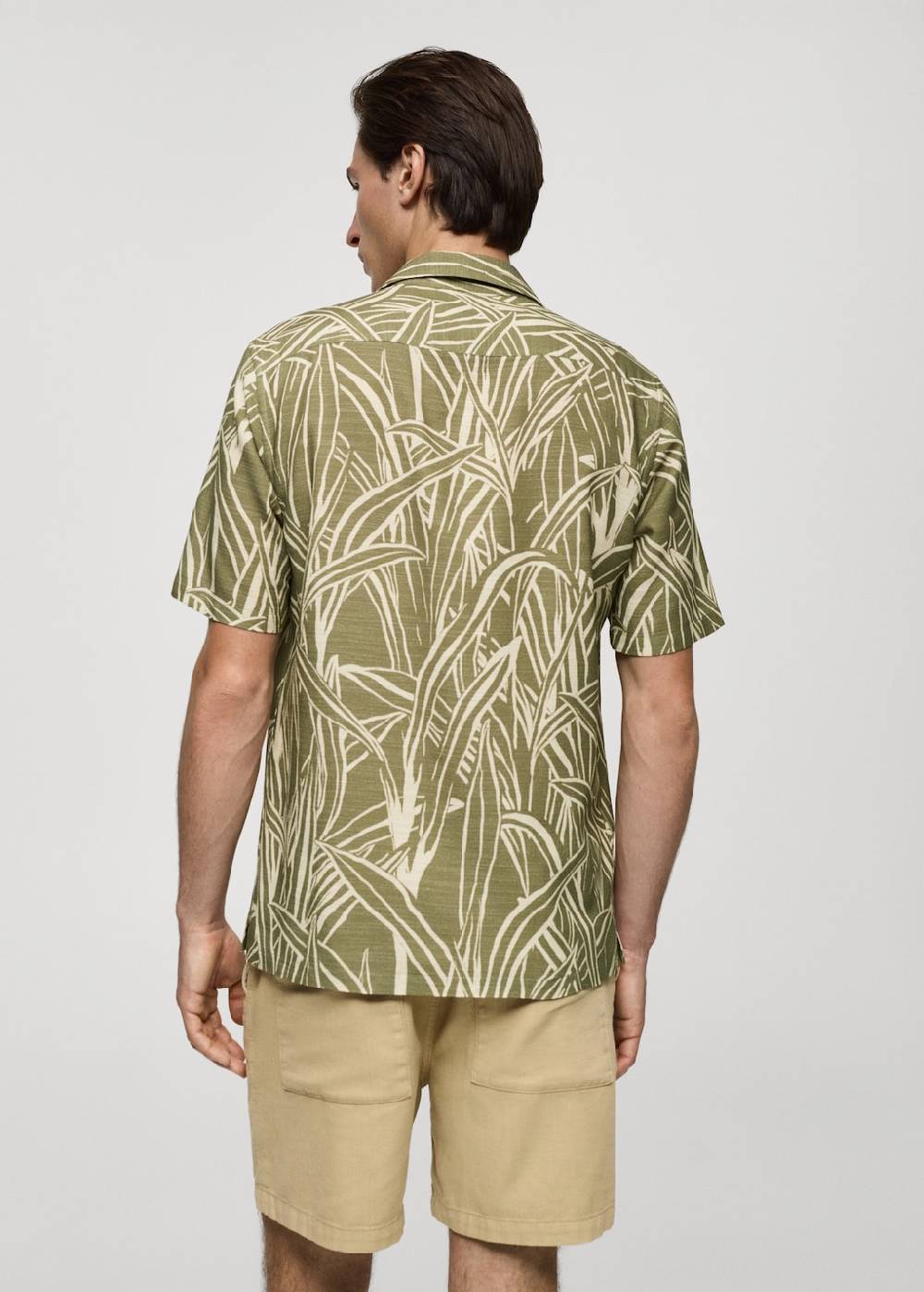 Mango Regular Fit-Hemd mit Blattmotiv Vierteljährliche Förderung