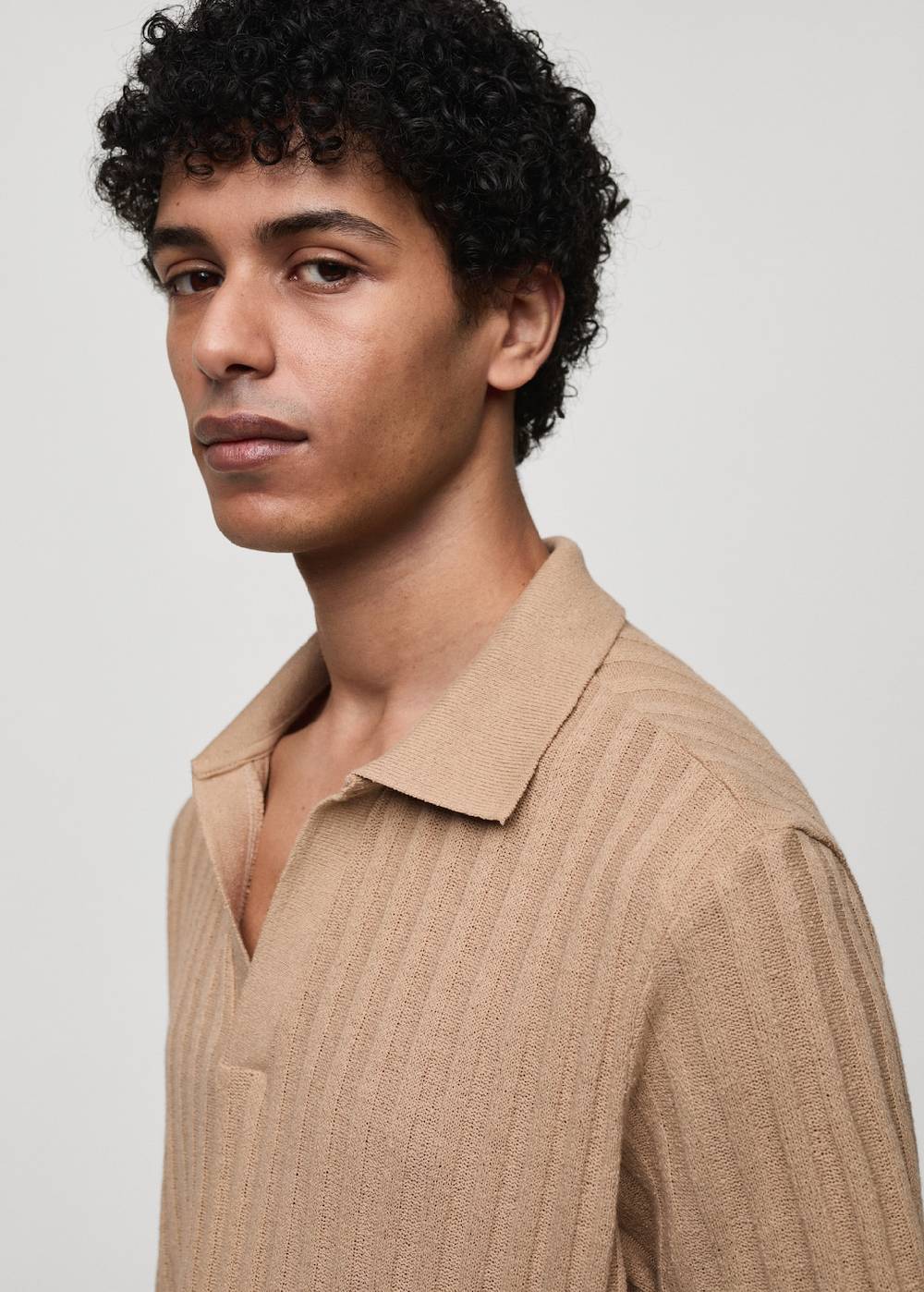 Mango Geripptes Regular-Fit-Poloshirt aus Baumwolle Fabrikladen