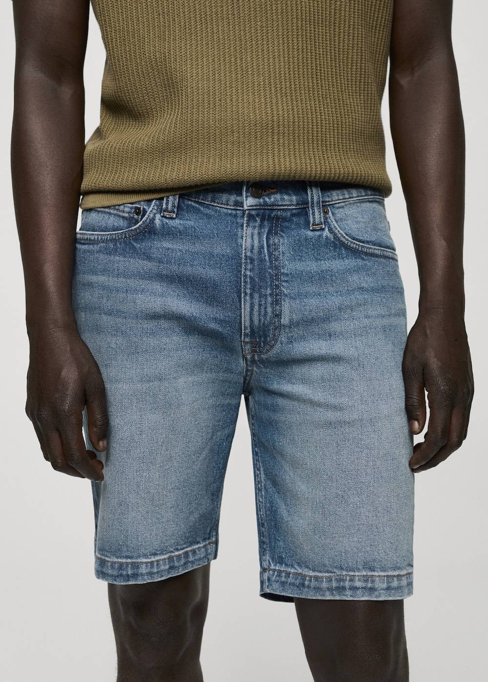 Mango Regular Fit-Bermudashorts aus Jeans 2025