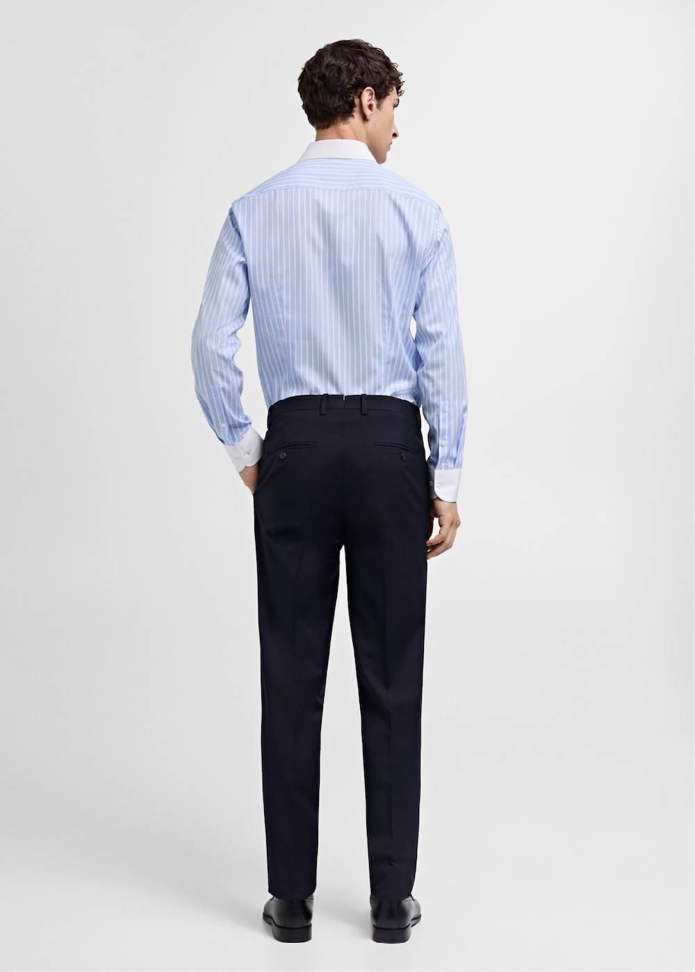 Mango Gestreiftes Slim-Fit-Anzughemd Sonderangebot