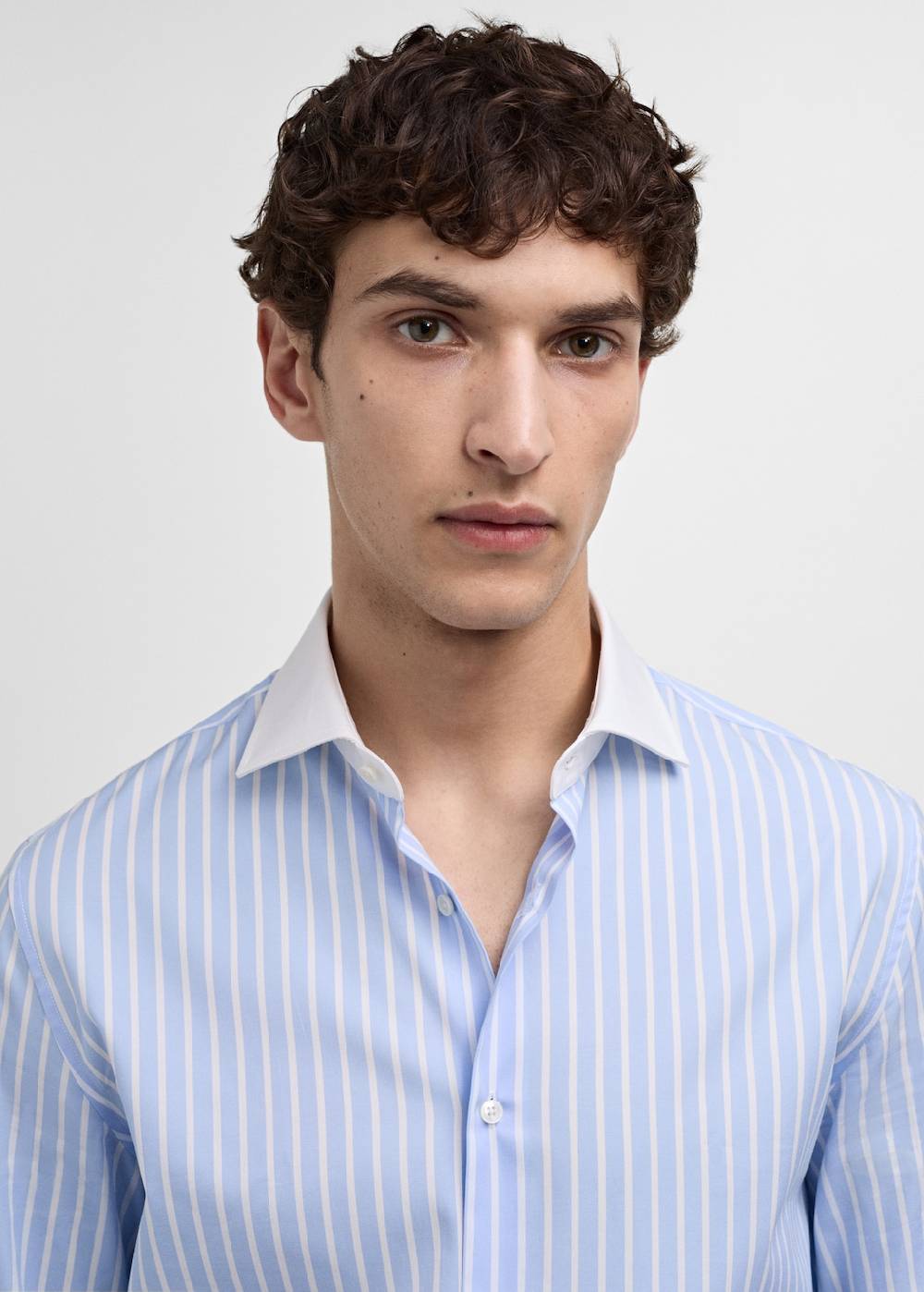 Mango Gestreiftes Slim-Fit-Anzughemd Sonderangebot