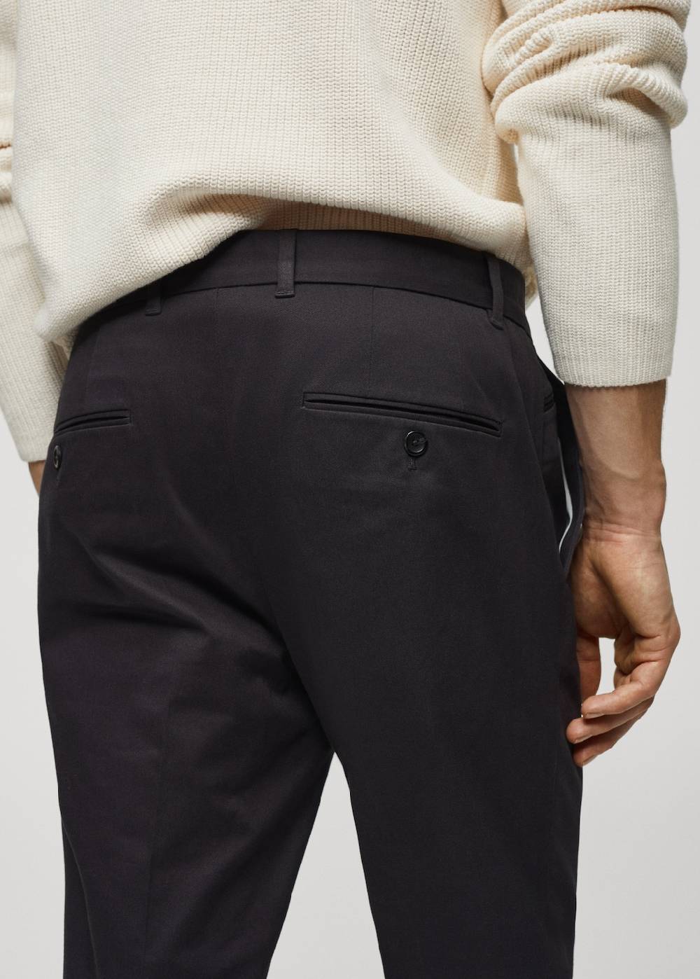 Mango Slim Fit-Bundfaltenhose aus Baumwolle Blitzangebot