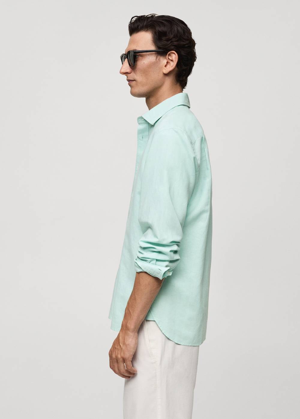 Mango Classic Fit-Leinenhemd Kauf eins, bekomm eins gratis