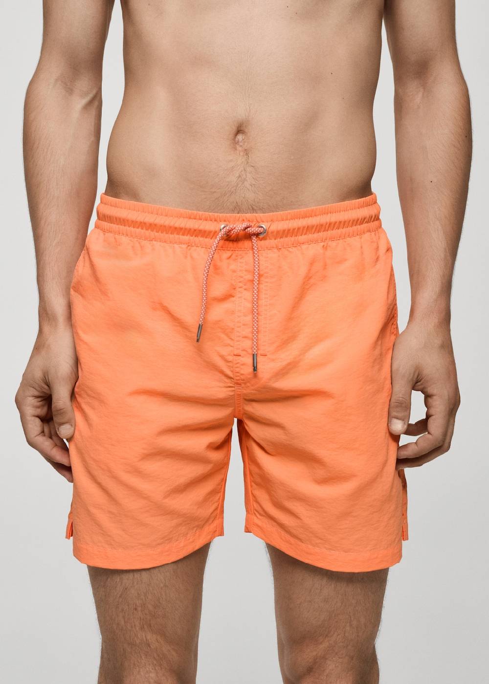 Mango Einfarbige Badeshorts mit Kordelzug Zeitbegrenzte Promotion