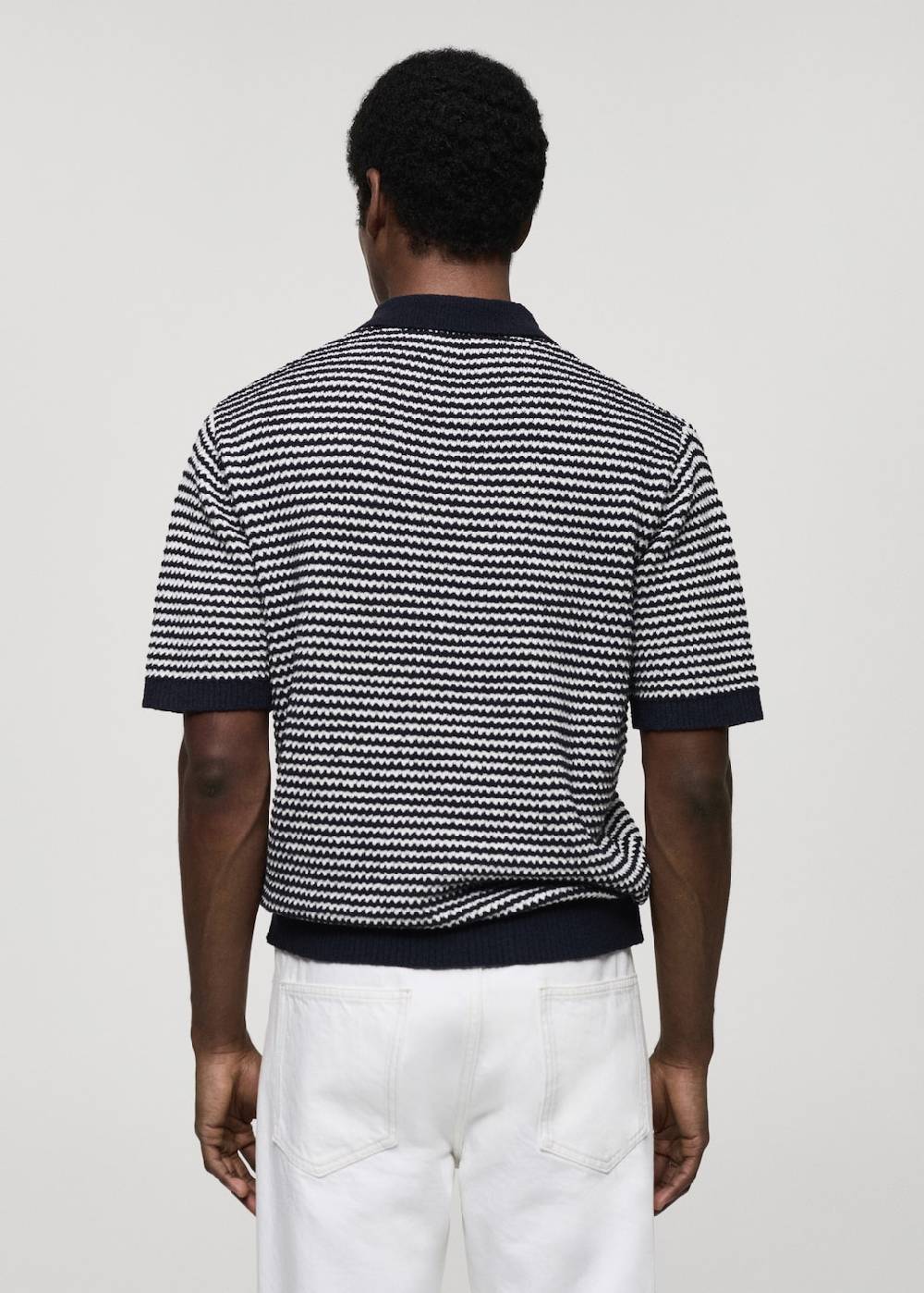 Mango Gestreiftes Stric-Poloshirt mit Kontrastkragen Günstig kaufen