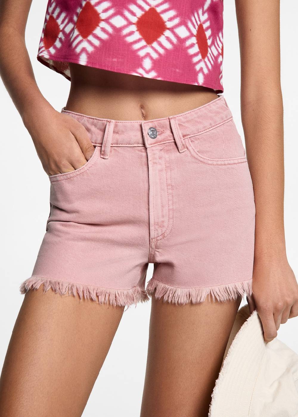 Mango Jeansshorts mit ausgefranstem Saum Kauf eins, bekomm eins gratis
