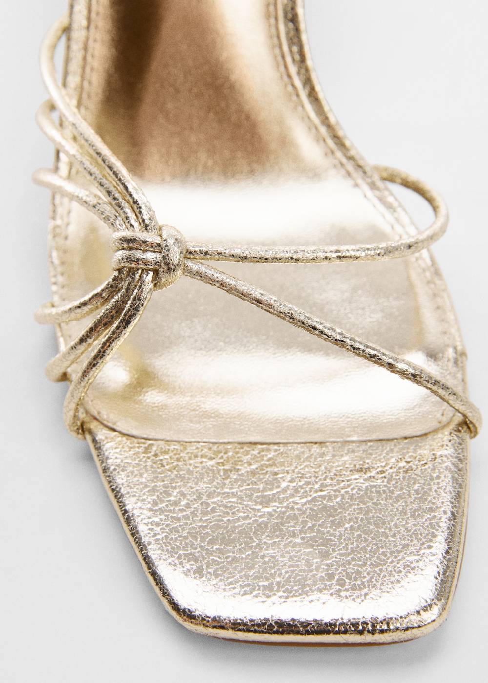 Mango Metallic-Riemchensandale mit Absatz Bis zu 50% Rabatt
