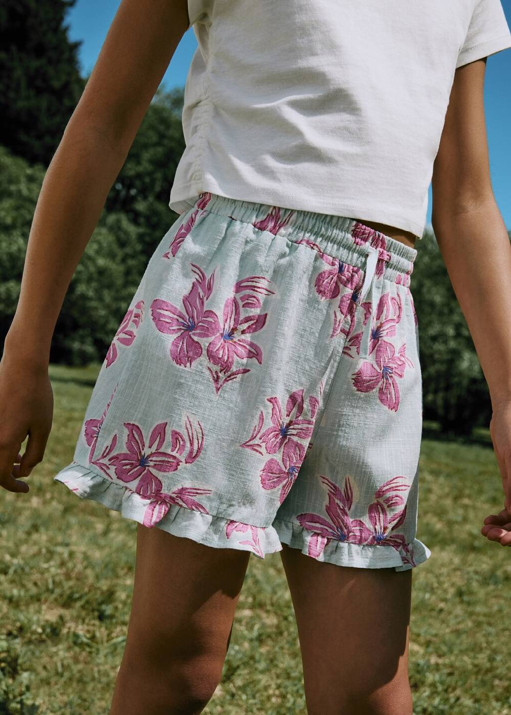 Mango Baumwollshorts mit Blumenmuster Preisnachlass