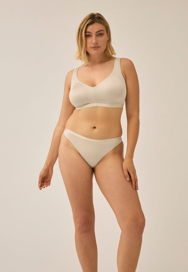 Naturana String - Light Beige im Angebot