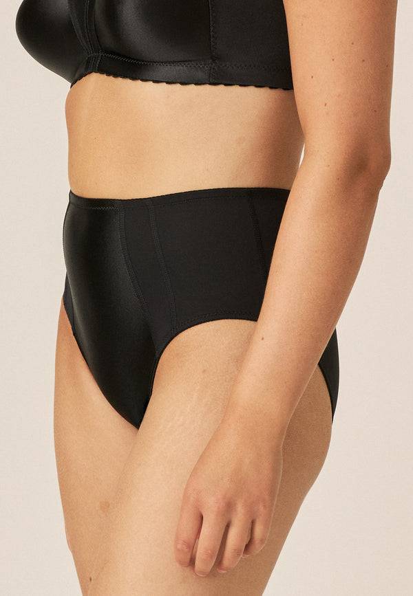 Naturana Minimizer Slip - Schwarz Letzter Tag