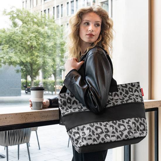 Reisenthel shopper e1 paisley black (Damentasche,schwarz) 50% Rabatt mit kostenlosem Versand
